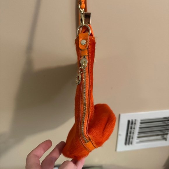 Genuine Leather Calf Pony Hair crossbody bag - Picture 4 of 6